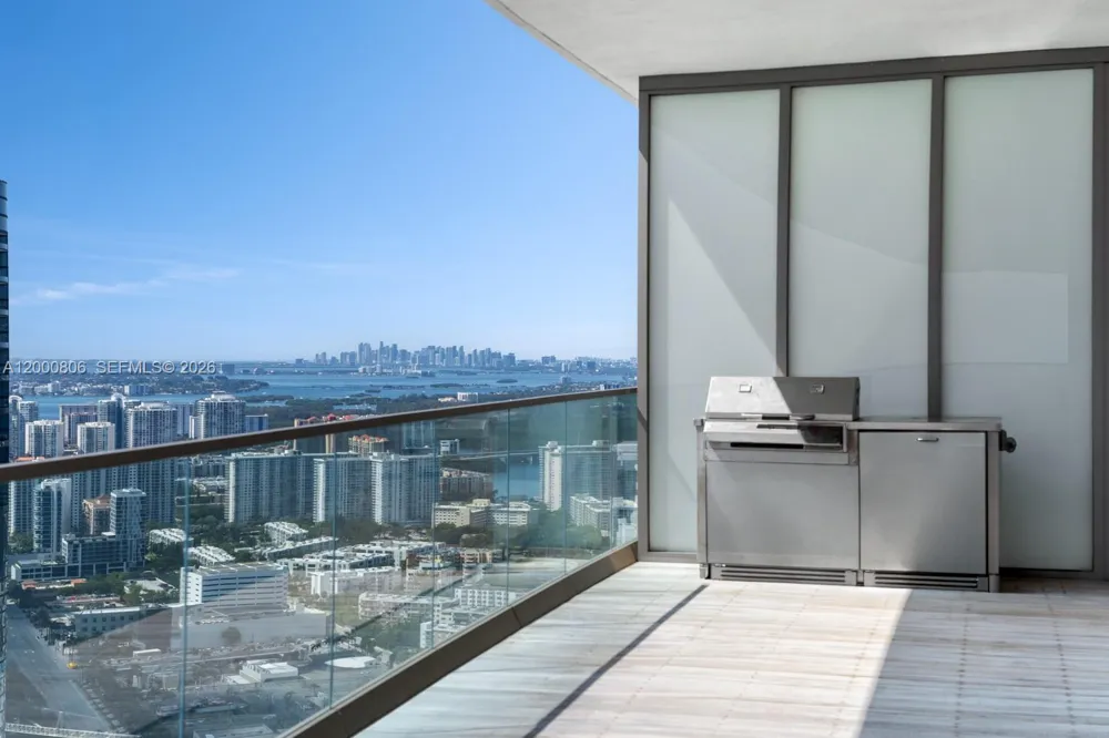 18975 Collins Ave #4800 Sunny Isles Beach, FL 33160