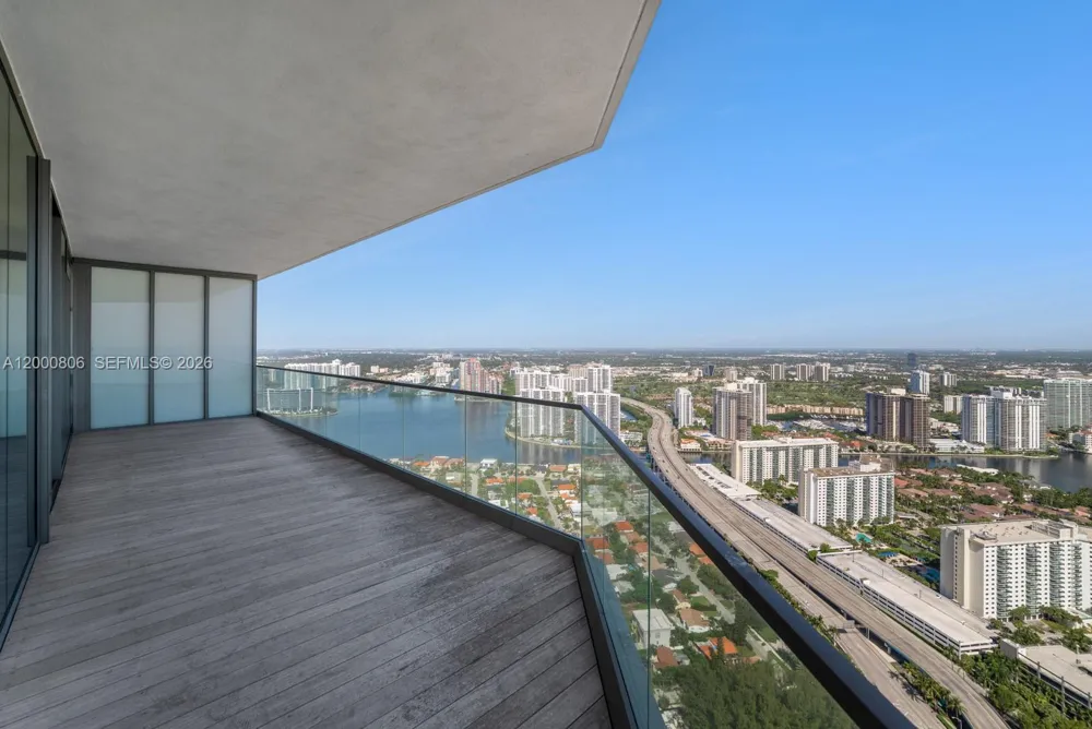 18975 Collins Ave #4800 Sunny Isles Beach, FL 33160