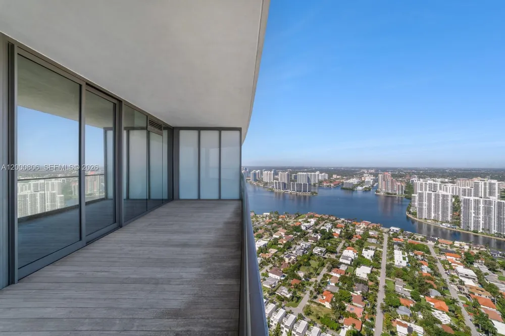18975 Collins Ave #4800 Sunny Isles Beach, FL 33160