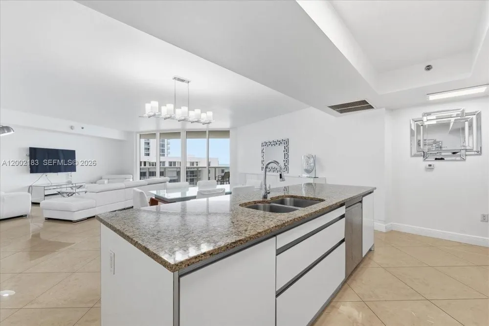 17201 Collins Ave #1107 Sunny Isles Beach, FL 33160