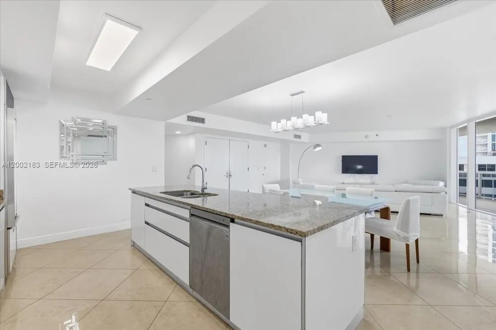 17201 Collins Ave #1107 Sunny Isles Beach, FL 33160