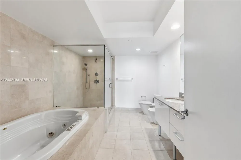 17201 Collins Ave #1107 Sunny Isles Beach, FL 33160