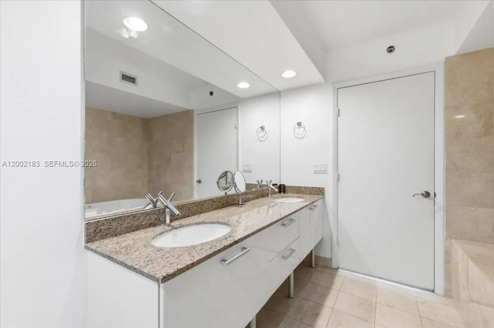 17201 Collins Ave #1107 Sunny Isles Beach, FL 33160