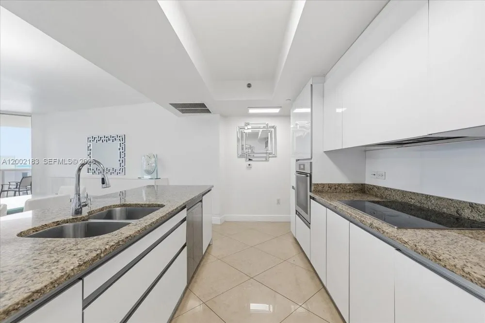 17201 Collins Ave #1107 Sunny Isles Beach, FL 33160