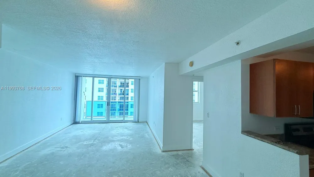 7501 E Treasure Dr #8B North Bay Village, FL 33141