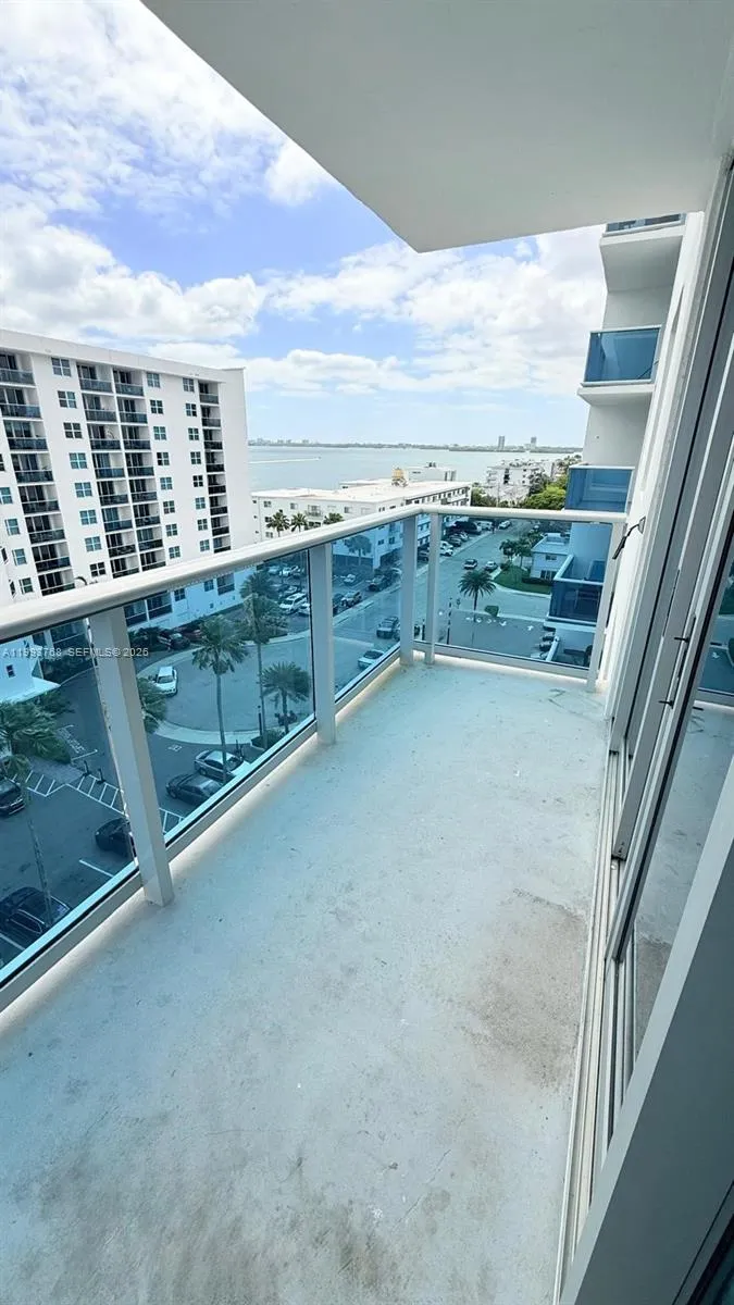 7501 E Treasure Dr #8B North Bay Village, FL 33141