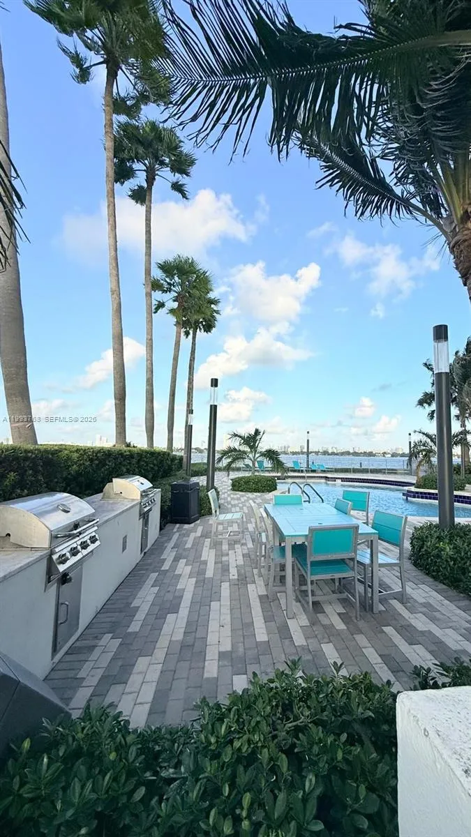 7501 E Treasure Dr #8B North Bay Village, FL 33141