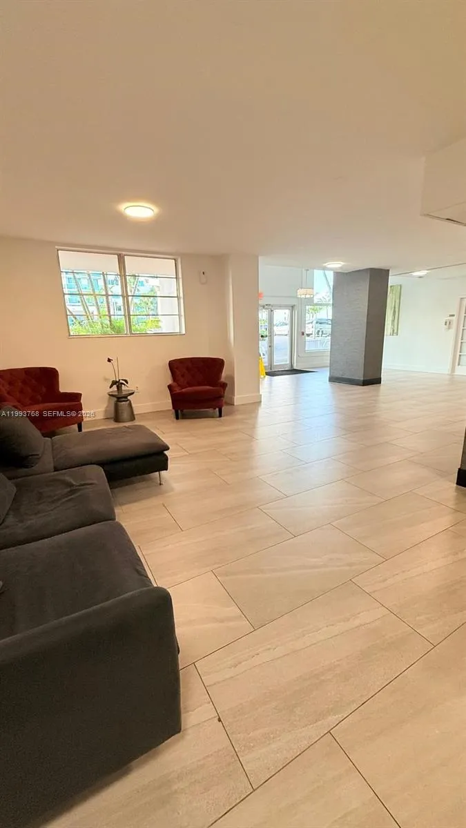 7501 E Treasure Dr #8B North Bay Village, FL 33141