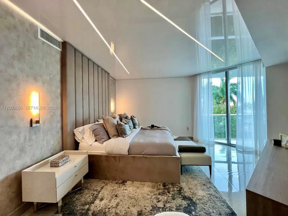 17301 Biscayne Blvd #308 North Miami Beach, FL 33160