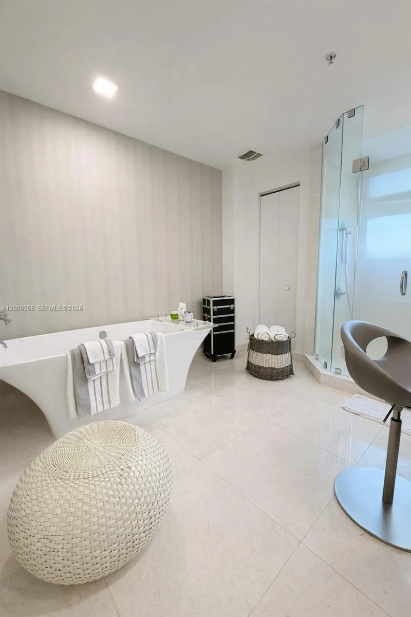17301 Biscayne Blvd #308 North Miami Beach, FL 33160