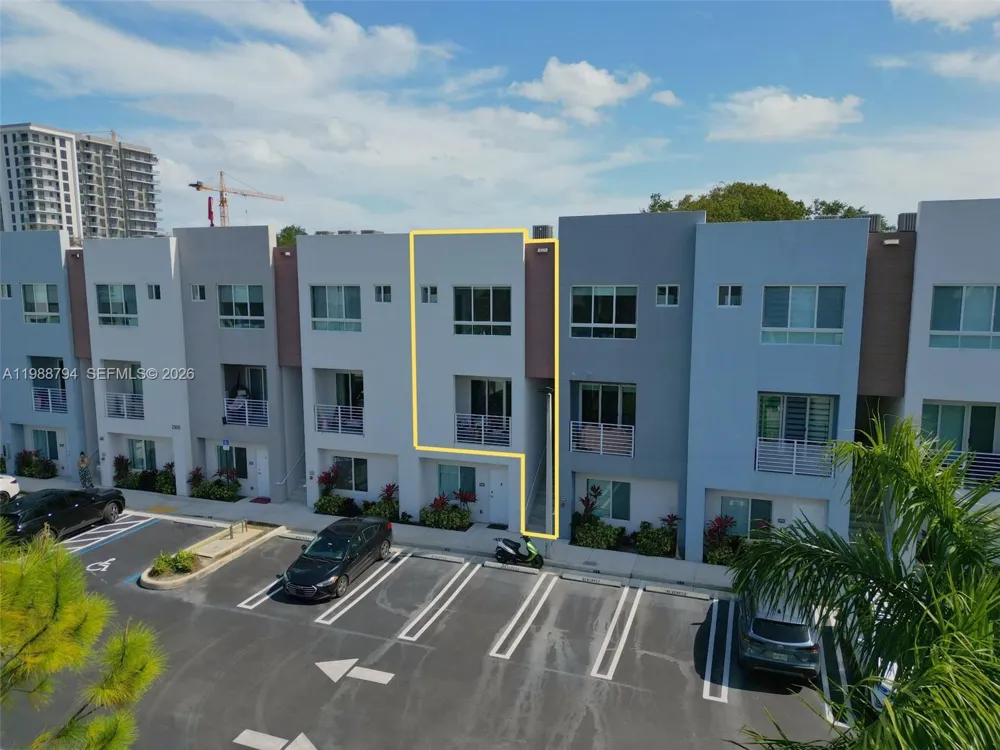2505 NE 193rd St #4208 Miami, FL 33180