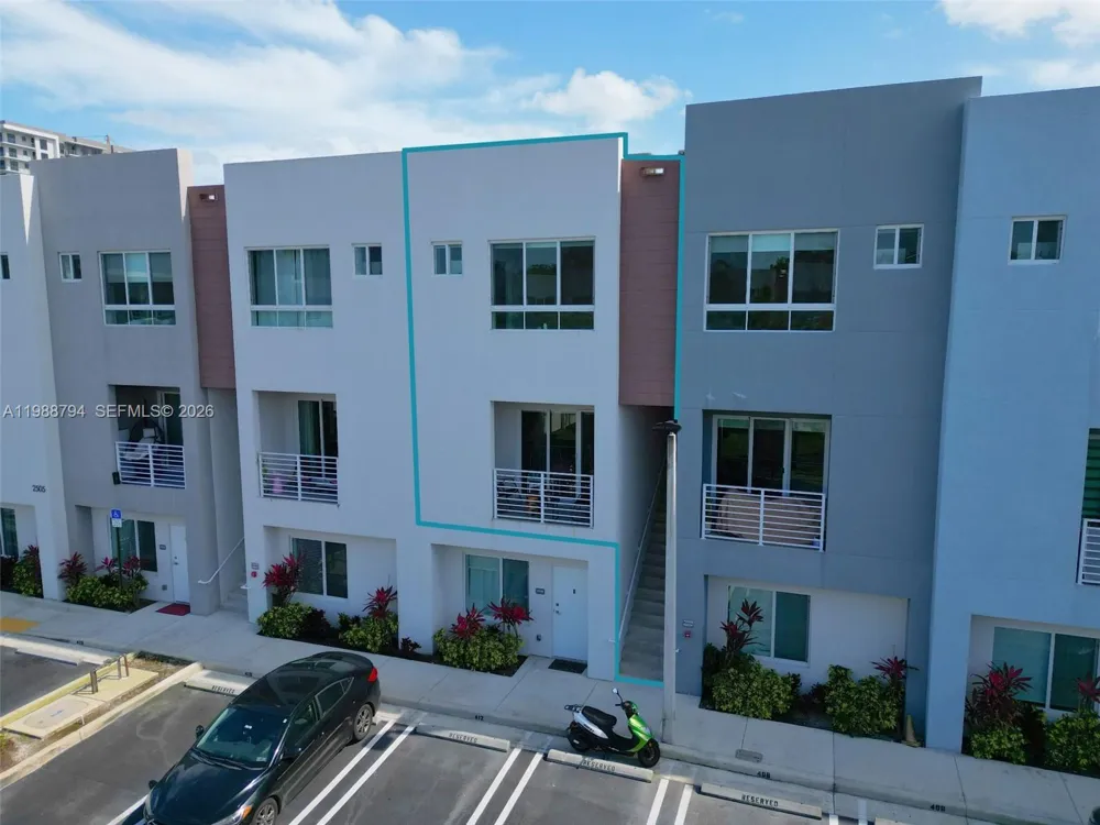 2505 NE 193rd St #4208 Miami, FL 33180