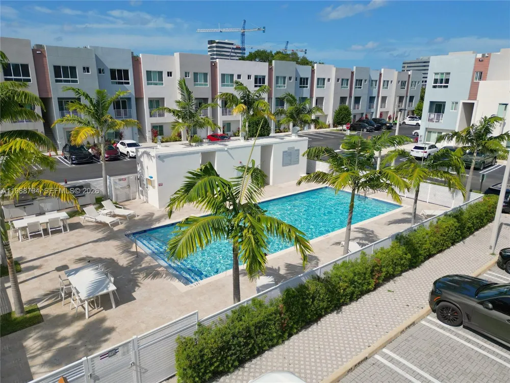 2505 NE 193rd St #4208 Miami, FL 33180