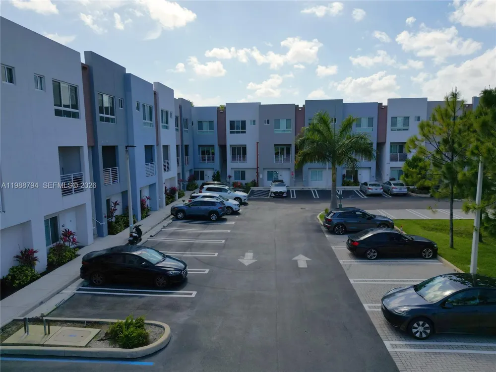2505 NE 193rd St #4208 Miami, FL 33180