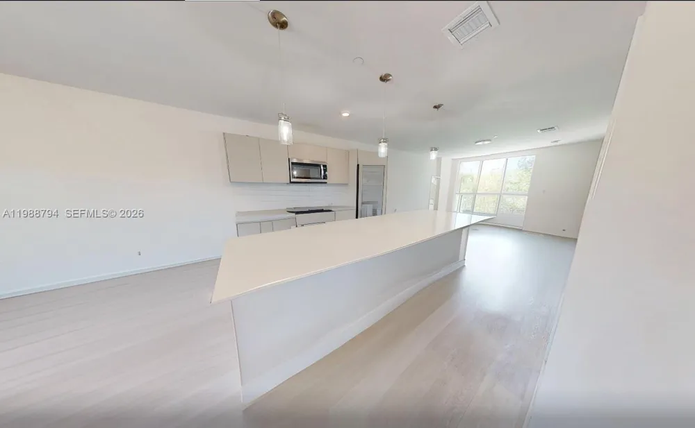 2505 NE 193rd St #4208 Miami, FL 33180