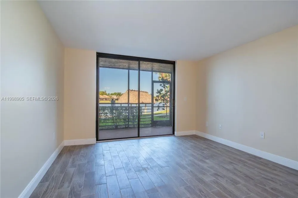 1100 Colony Point Cir #105 Pembroke Pines, FL 33026