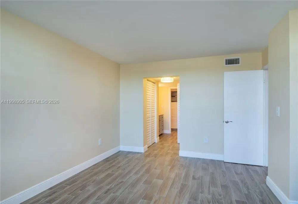 1100 Colony Point Cir #105 Pembroke Pines, FL 33026