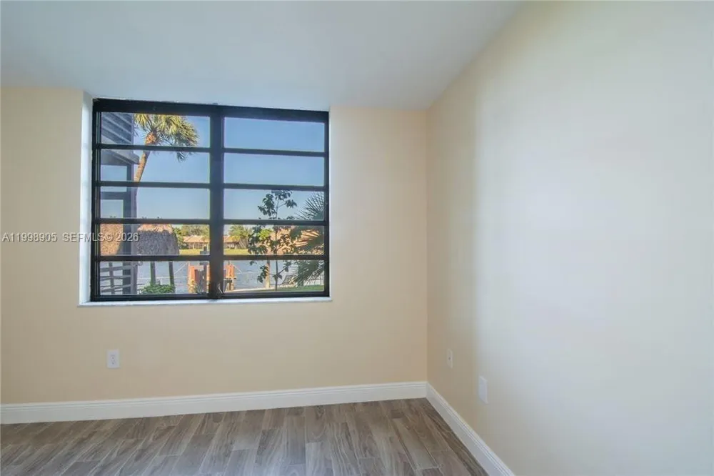 1100 Colony Point Cir #105 Pembroke Pines, FL 33026