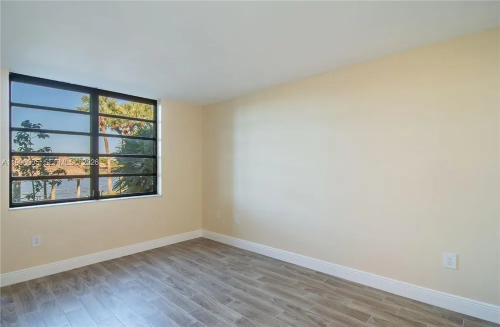 1100 Colony Point Cir #105 Pembroke Pines, FL 33026