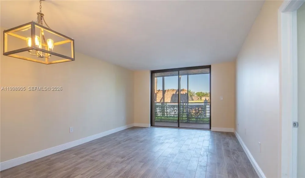 1100 Colony Point Cir #105 Pembroke Pines, FL 33026