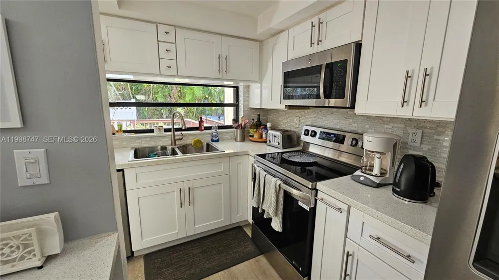 16446 NE 27th Pl #38 North Miami Beach, FL 33160