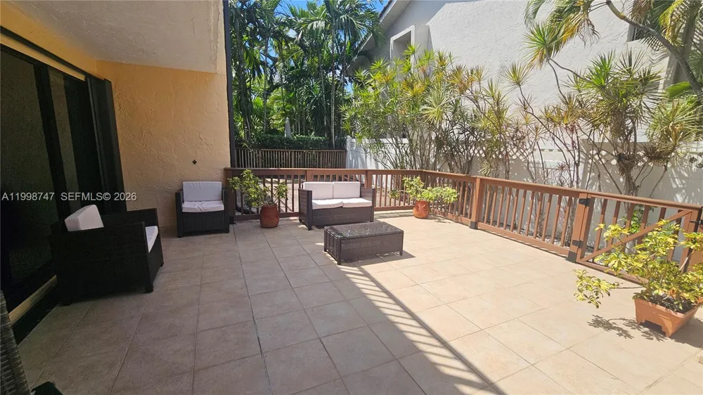 16446 NE 27th Pl #38 North Miami Beach, FL 33160
