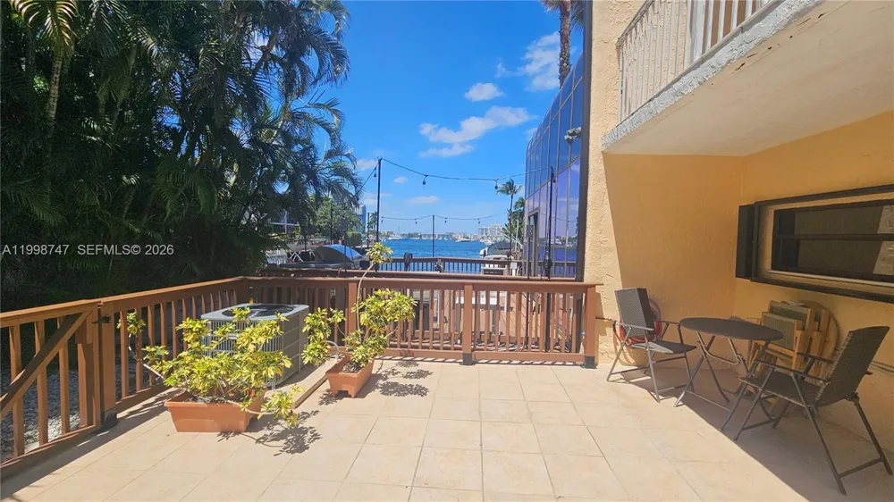 16446 NE 27th Pl #38 North Miami Beach, FL 33160