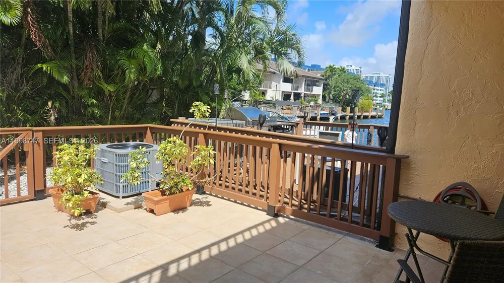 16446 NE 27th Pl #38 North Miami Beach, FL 33160