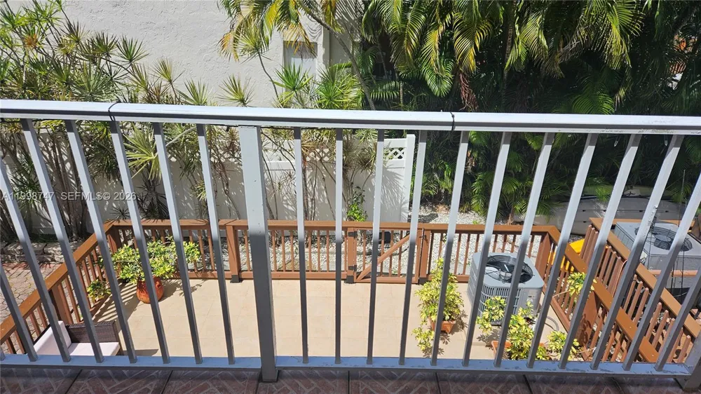 16446 NE 27th Pl #38 North Miami Beach, FL 33160
