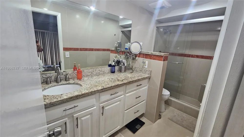 16446 NE 27th Pl #38 North Miami Beach, FL 33160