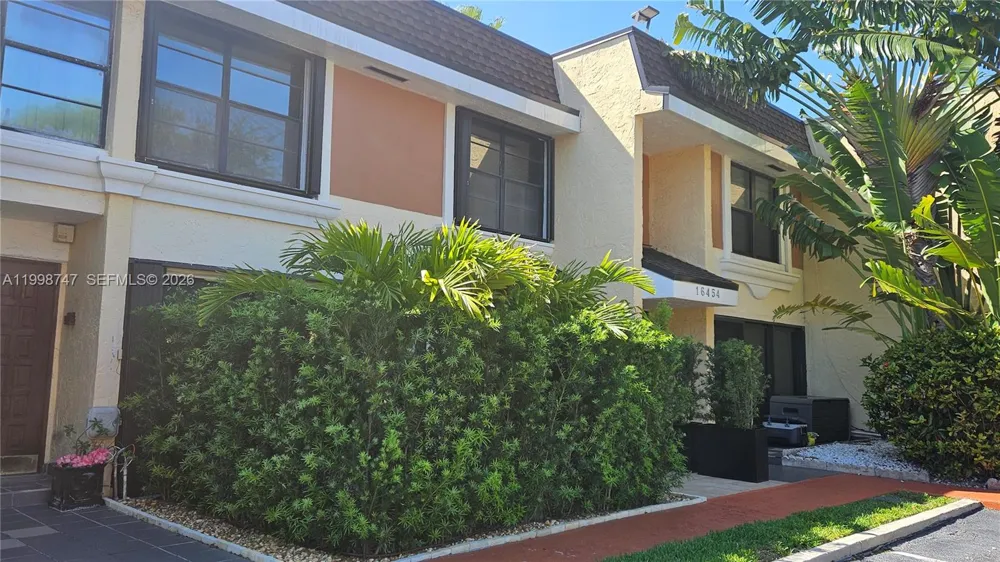 16446 NE 27th Pl #38 North Miami Beach, FL 33160
