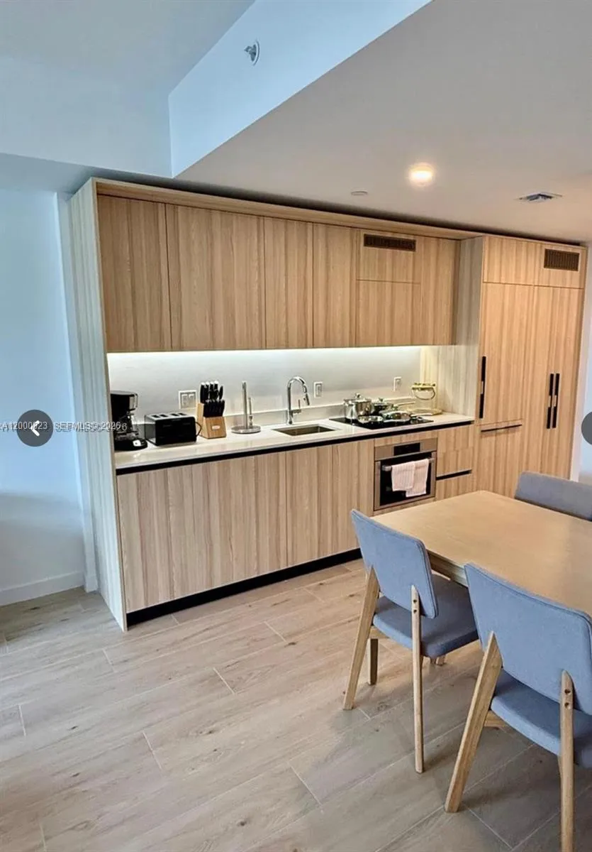 225 Miami Ave #212 Miami, FL 33128