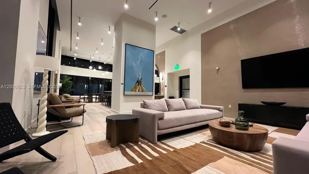 225 Miami Ave #212 Miami, FL 33128