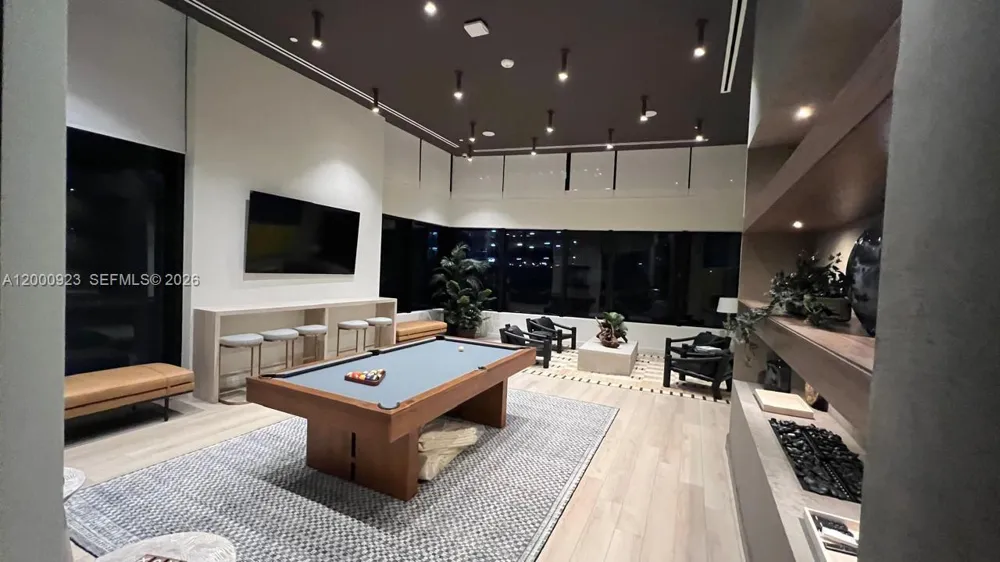 225 Miami Ave #212 Miami, FL 33128