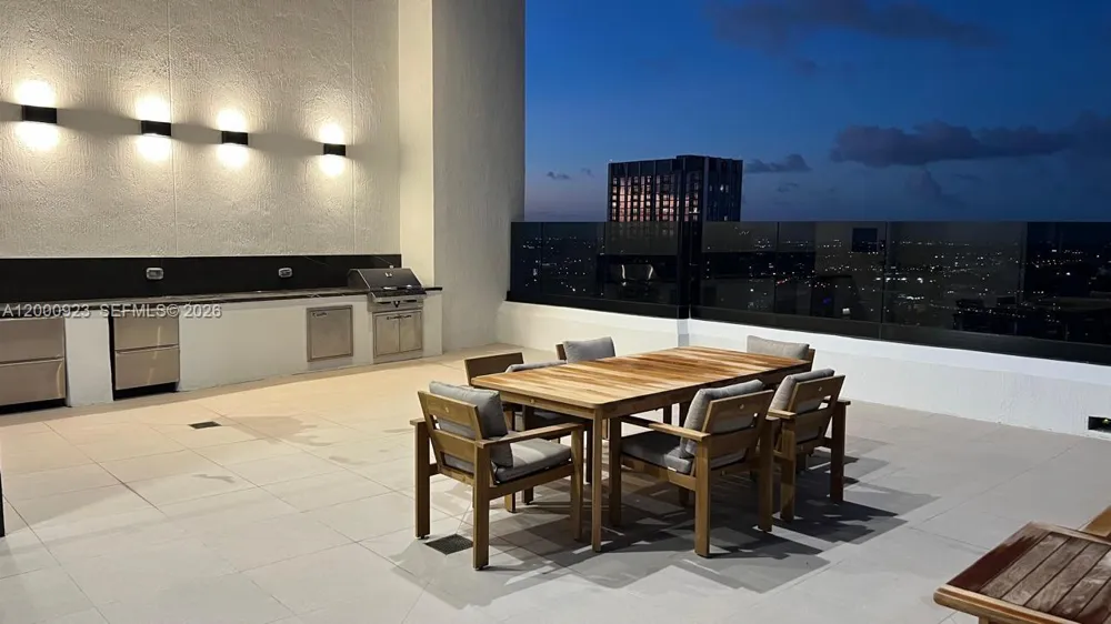 225 Miami Ave #212 Miami, FL 33128