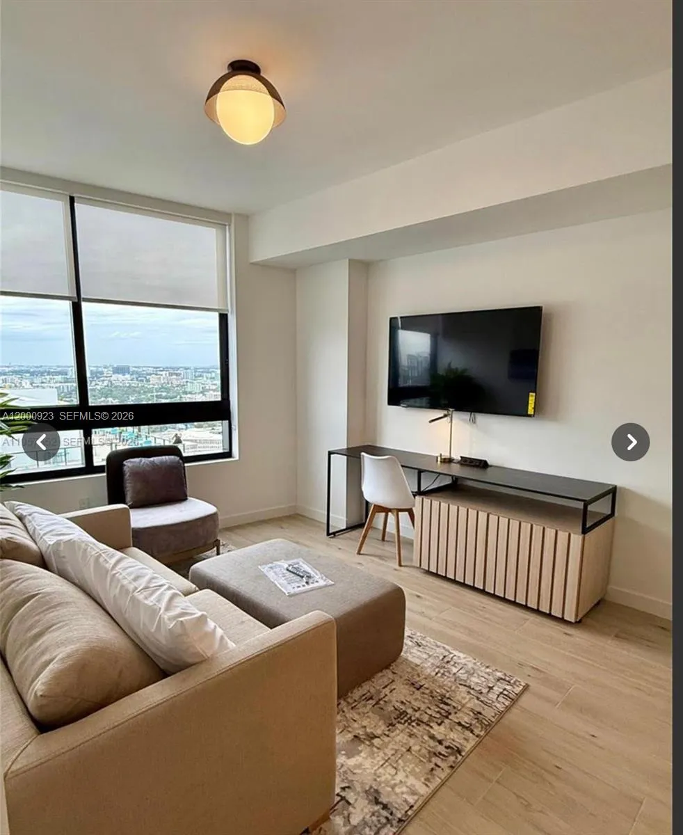 225 Miami Ave #212 Miami, FL 33128