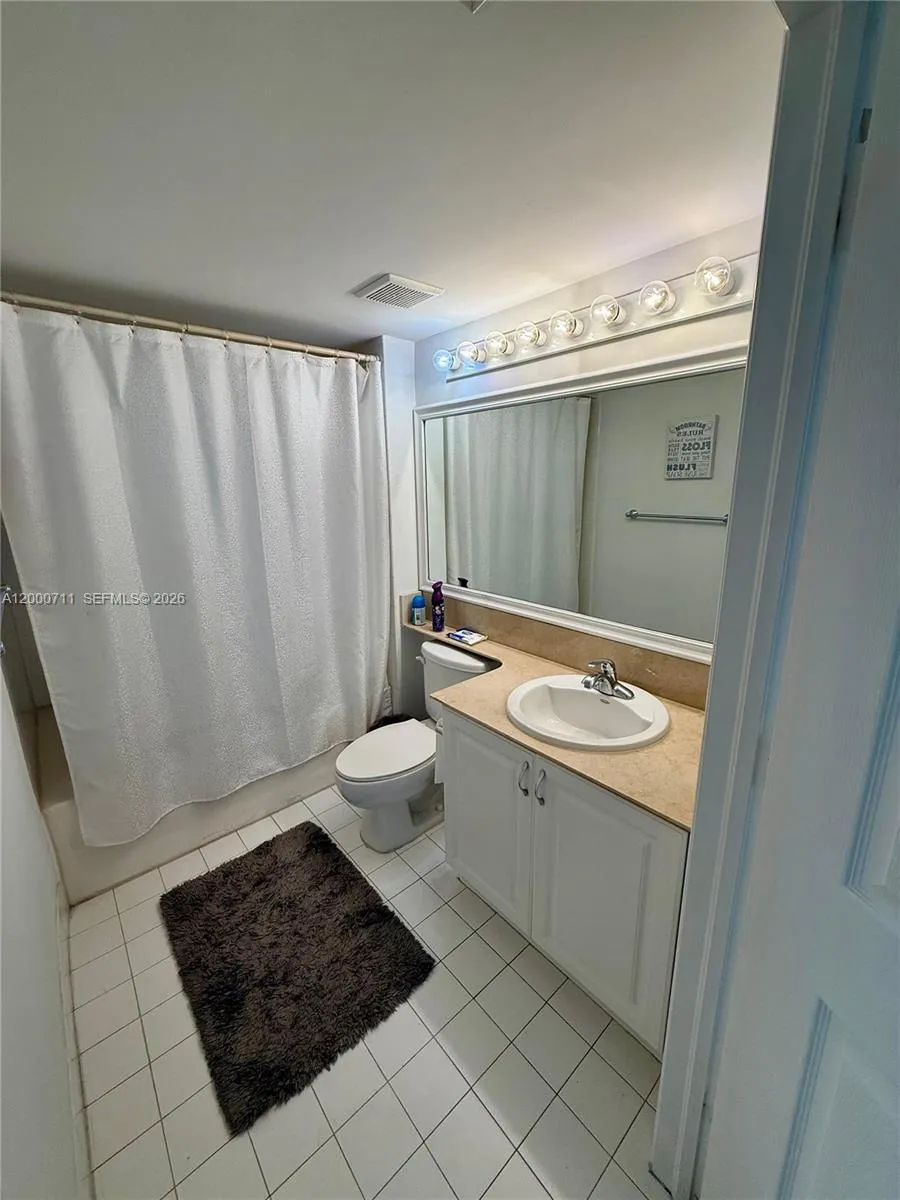 1155 Brickell Bay Dr #1702 Miami, FL 33131