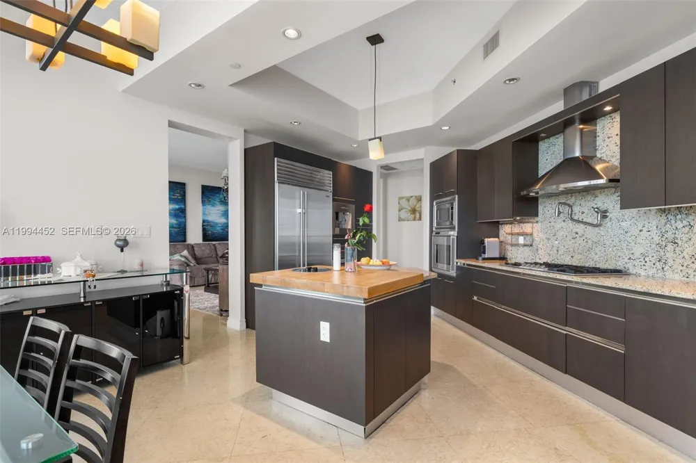 16047 Collins Ave #1202 Sunny Isles Beach, FL 33160