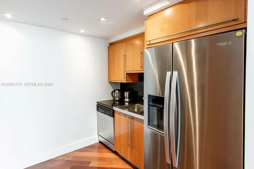 6365 Collins Ave #2306 Miami Beach, FL 33141