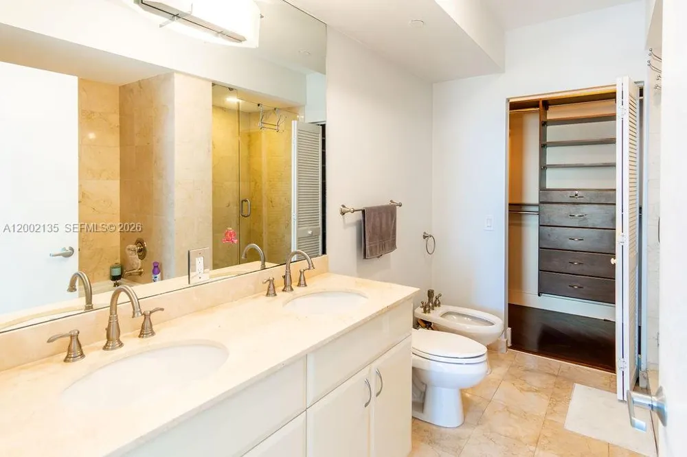6365 Collins Ave #2306 Miami Beach, FL 33141