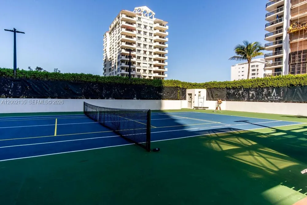 6365 Collins Ave #2306 Miami Beach, FL 33141