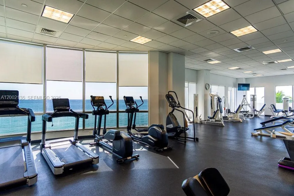 6365 Collins Ave #2306 Miami Beach, FL 33141