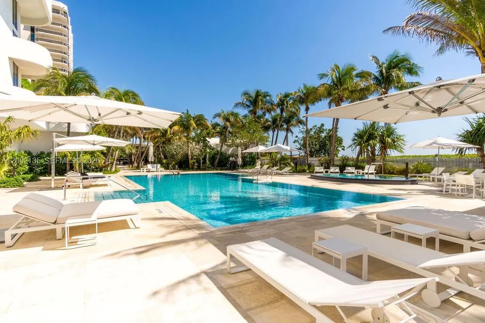 6365 Collins Ave #2306 Miami Beach, FL 33141