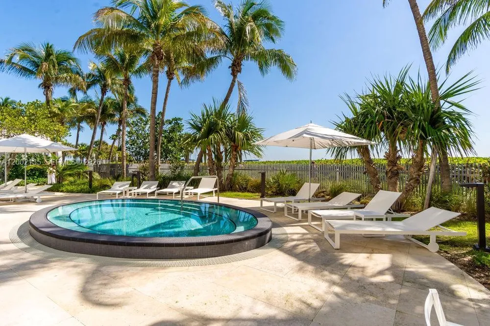 6365 Collins Ave #2306 Miami Beach, FL 33141