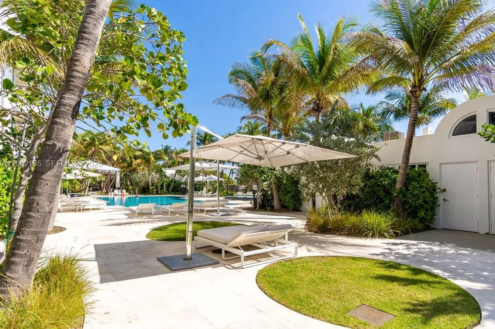 6365 Collins Ave #2306 Miami Beach, FL 33141