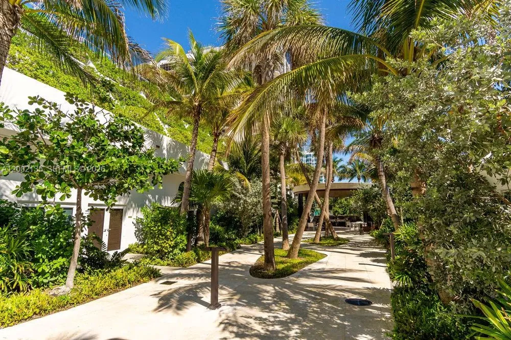 6365 Collins Ave #2306 Miami Beach, FL 33141