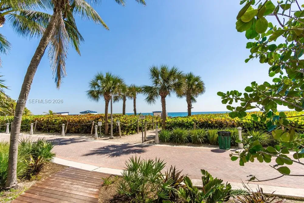 6365 Collins Ave #2306 Miami Beach, FL 33141