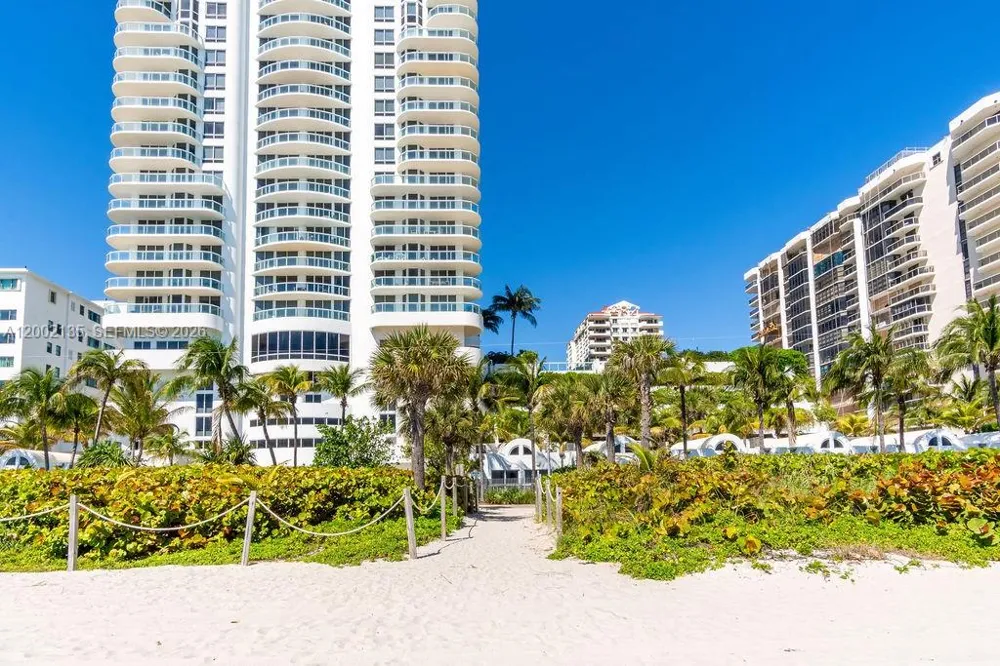 6365 Collins Ave #2306 Miami Beach, FL 33141