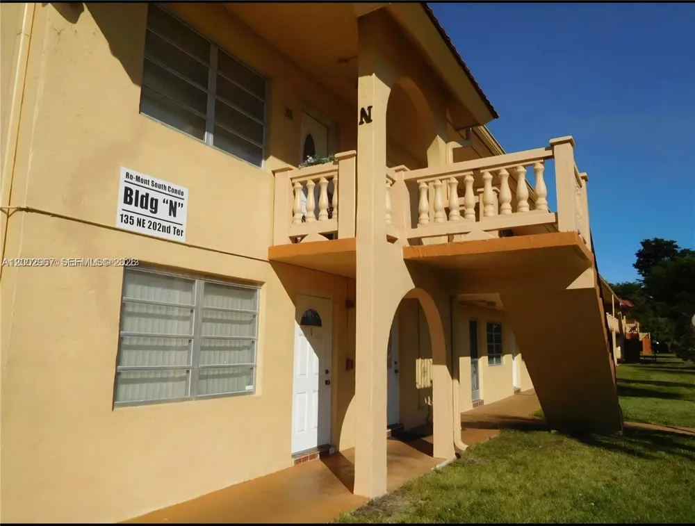 135 NE 202nd Ter #N4 Miami Gardens, FL 33179