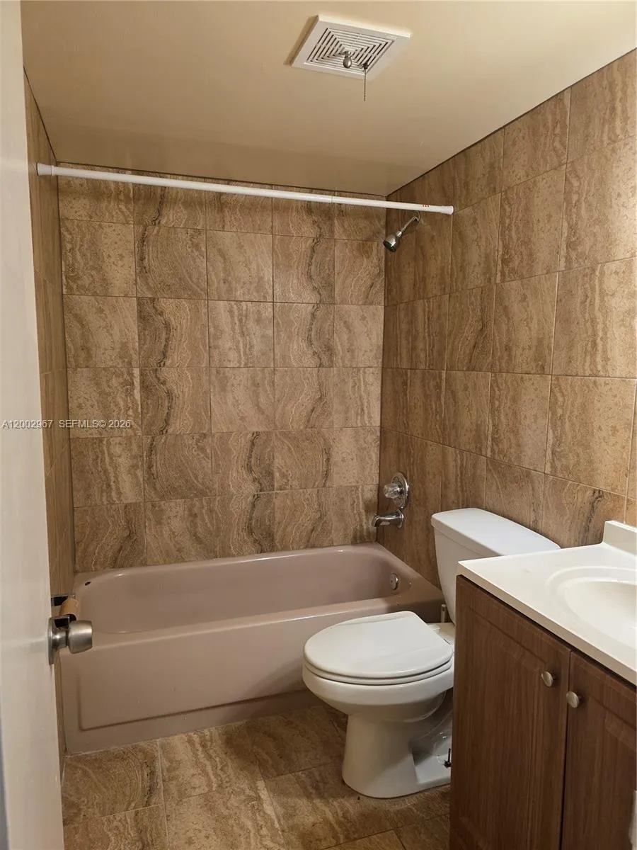 135 NE 202nd Ter #N4 Miami Gardens, FL 33179
